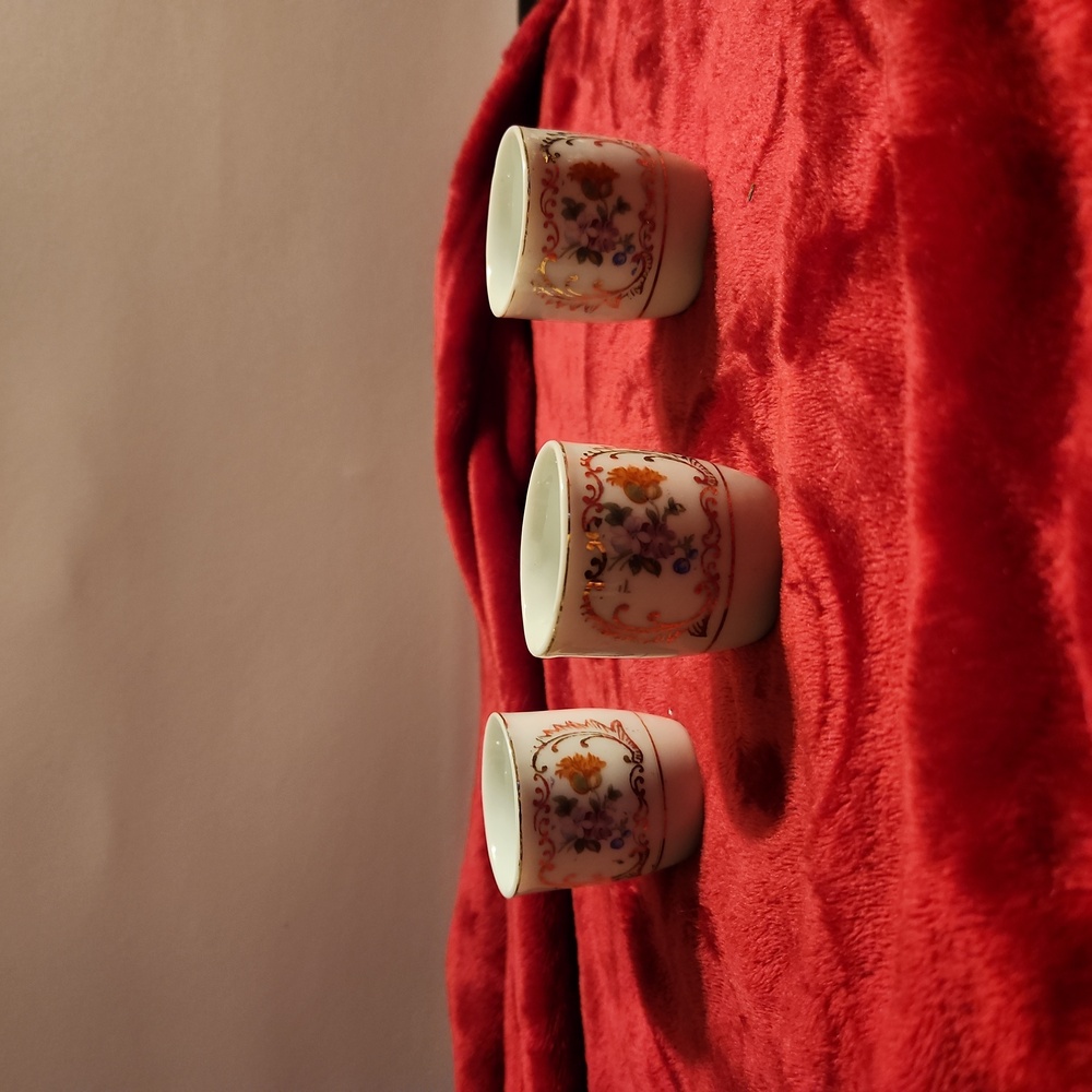 Sake cups